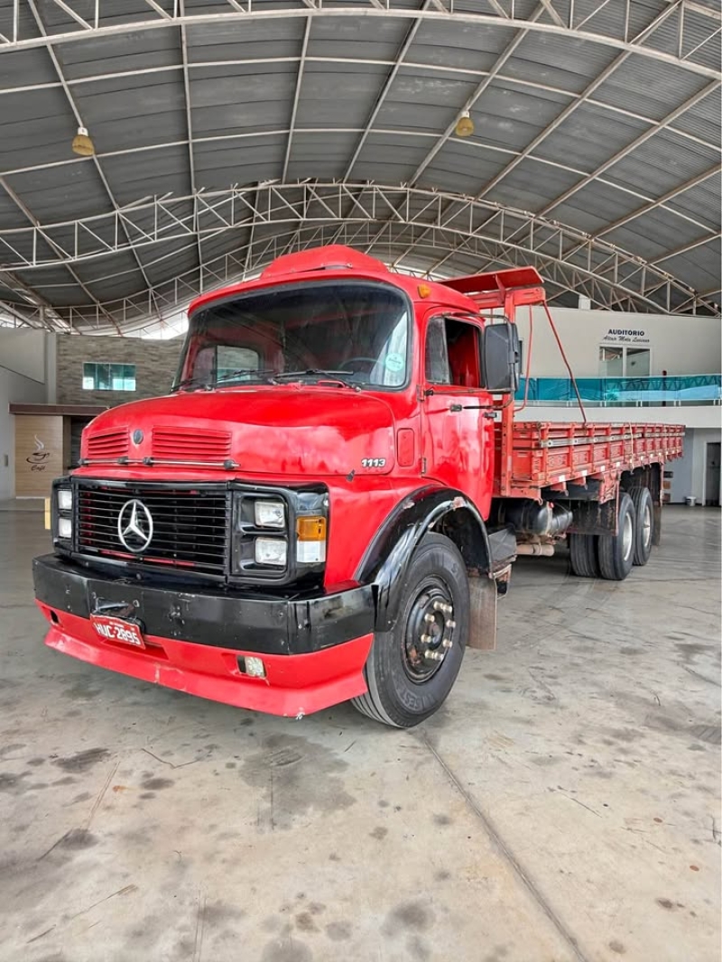 MERCEDES-BENZ L-1113 3-Eixos 2p (diesel)