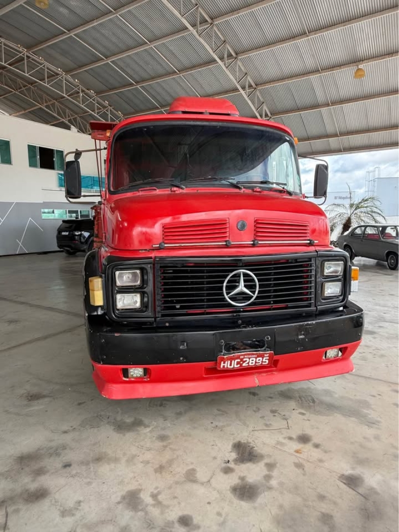 MERCEDES-BENZ L-1113 3-Eixos 2p (diesel)