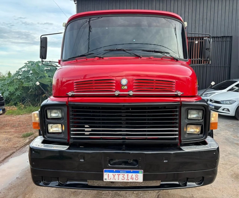 MERCEDES-BENZ L-1519 3-Eixos 2p (diesel)