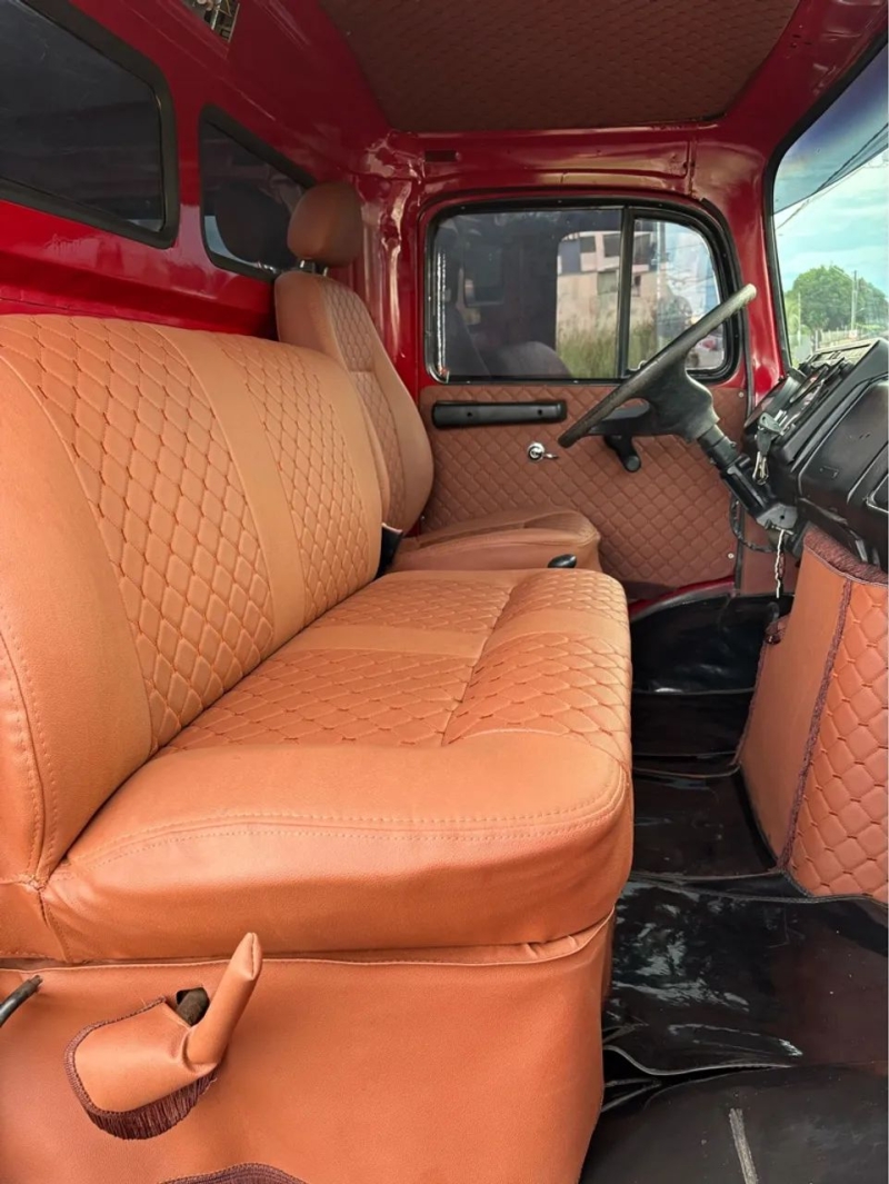MERCEDES-BENZ L-1519 3-Eixos 2p (diesel)