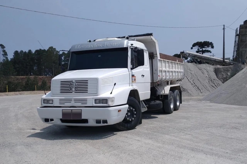 MERCEDES-BENZ LS-1630 3-Eixos 2p (diesel)