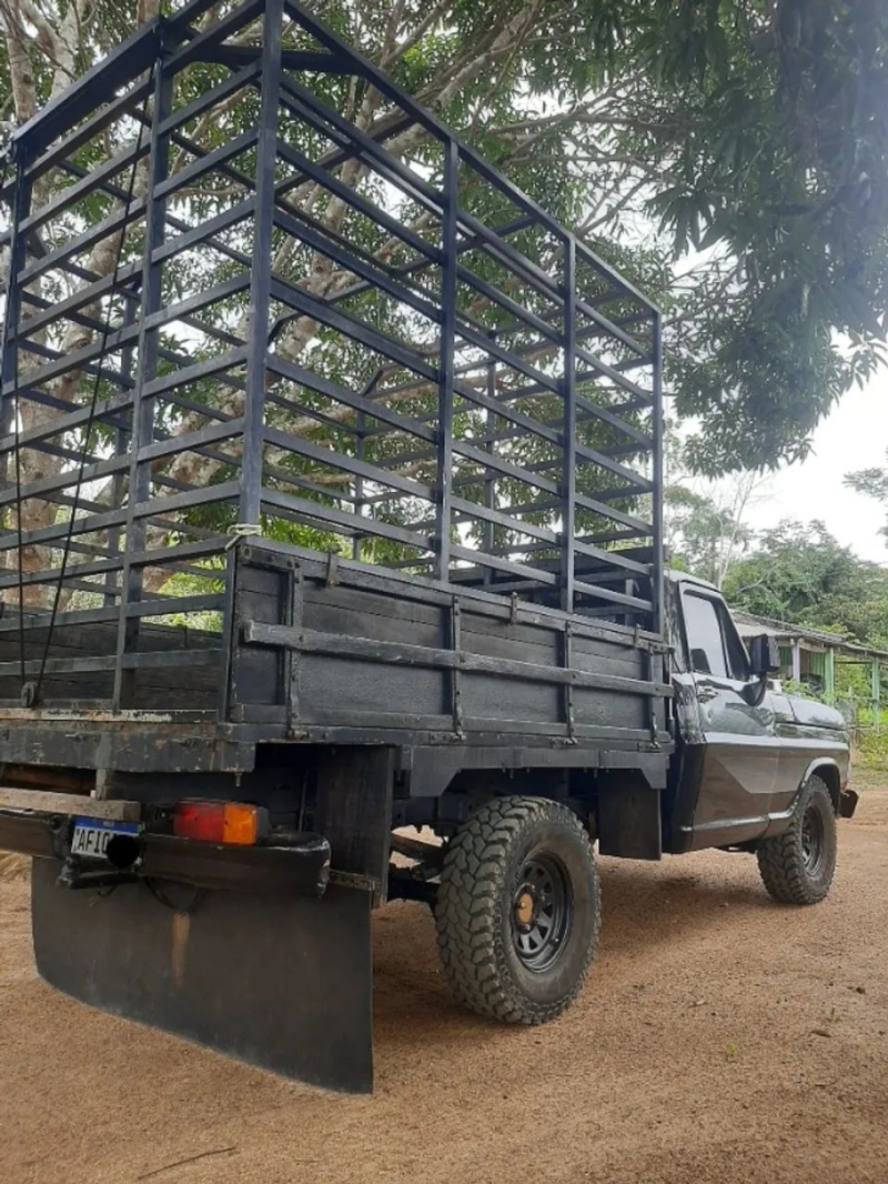 Ford F1000 diesel MWM