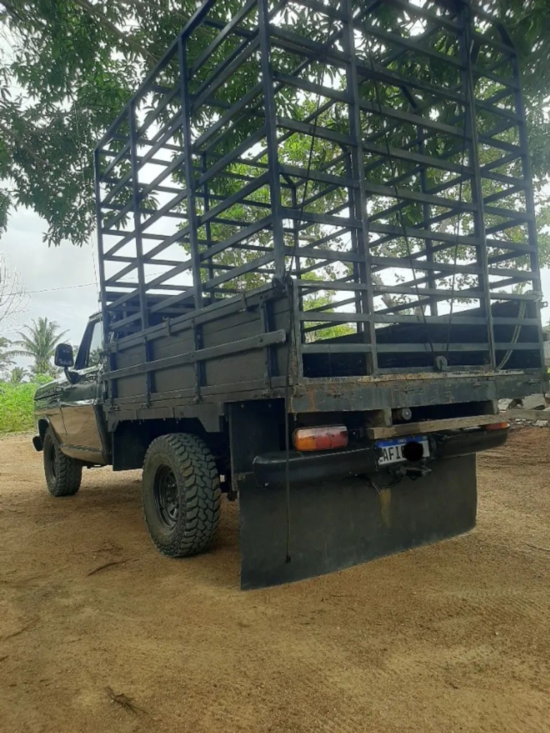 Ford F1000 diesel MWM