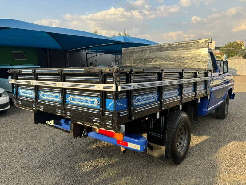 Ford F1000 diesel MWM
