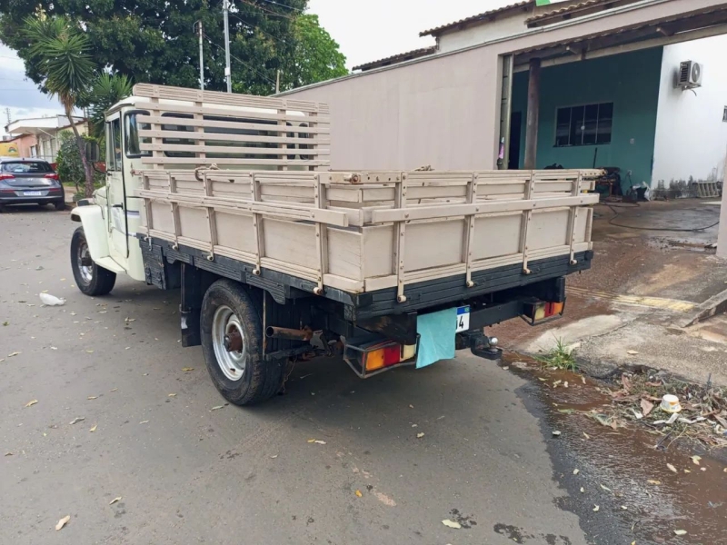 Toyota Band.Picape Chassi Longo Diesel