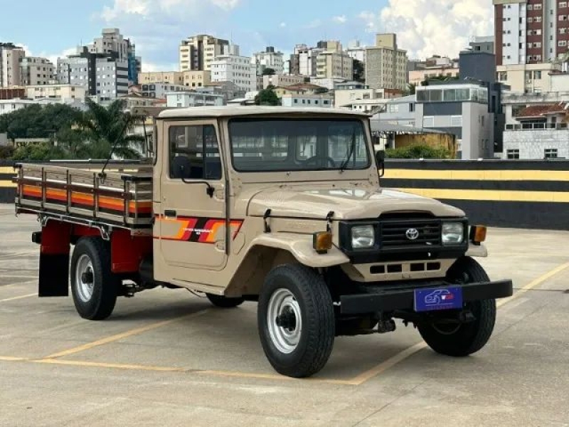 Toyota Band.Picape Chassi Longo Diesel